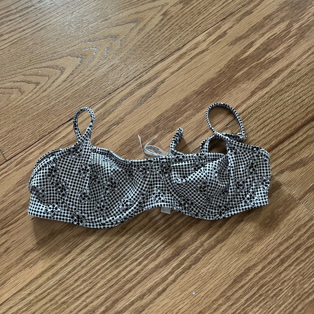 Frankie’s bikinis top